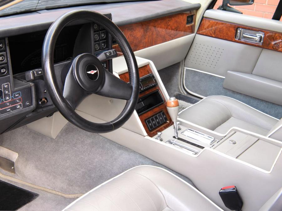 Интерьер Aston Martin Lagonda Shooting Brake 1987 года  (фото 11 из 23)
